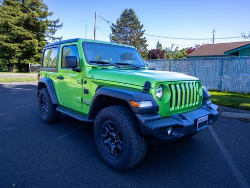 Used 2018 Jeep Wrangler Sport AWD/4WD image 5