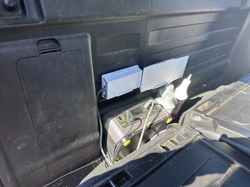 Used 2013 Toyota Tundra 4x4 CrewMax w/ TRD Off-Road Pkg image 9