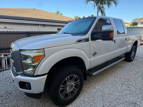 Used 2016 Ford F350 Platinum w/ FX4 Off-Road Package AWD/4WD image 9