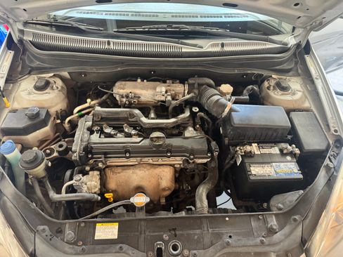 Used 2010 Hyundai Accent GS w/ Premium Pkg 3 FWD image 8