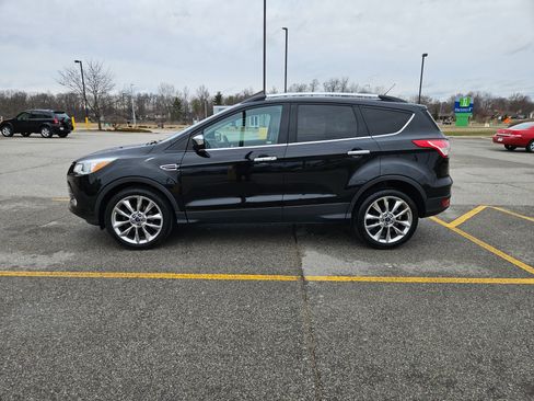 Used 2016 Ford Escape SE w/ SE Chrome Package image 1