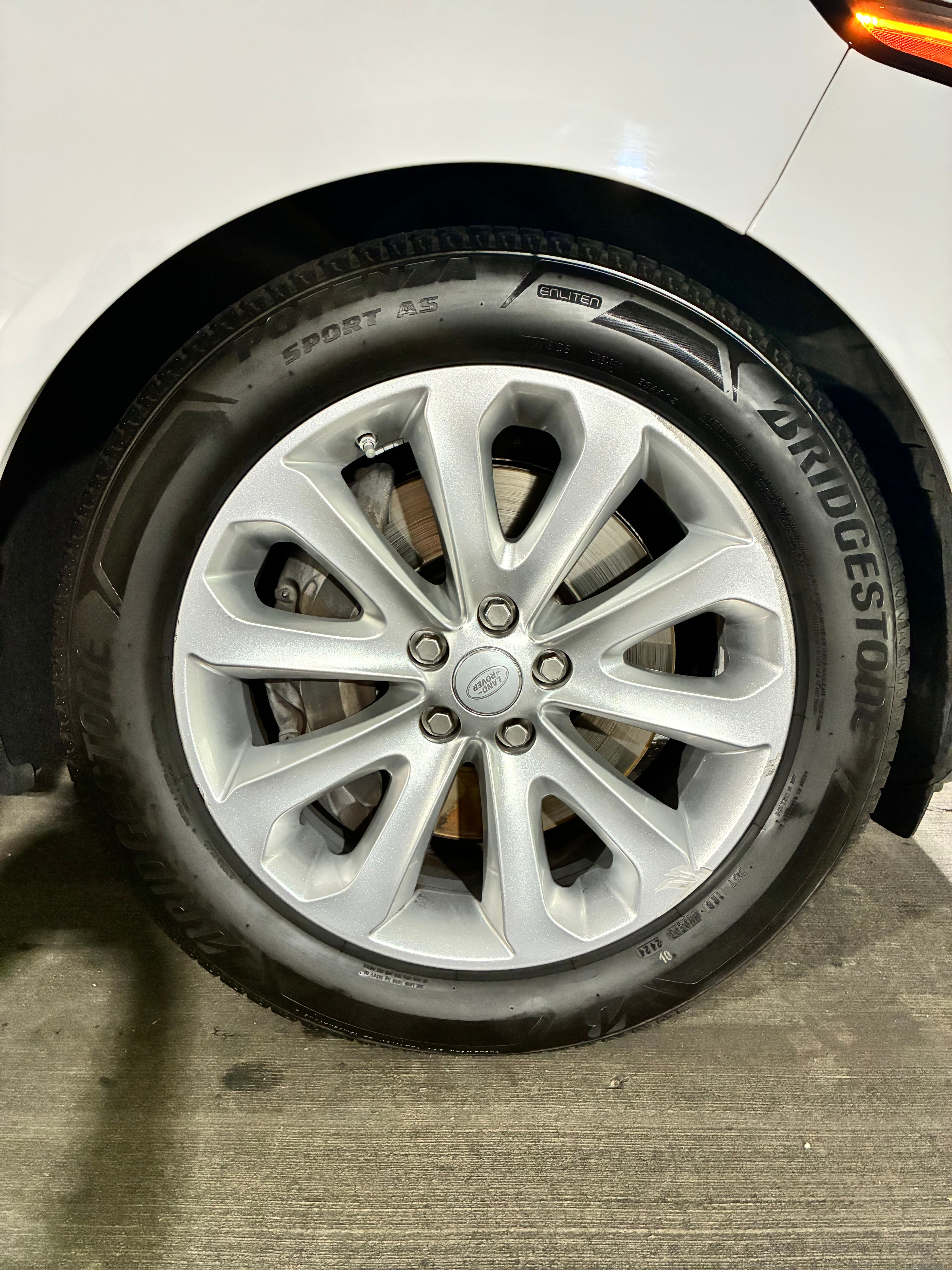 Used 2017 Land Rover Range Rover HSE AWD/4WD image 15