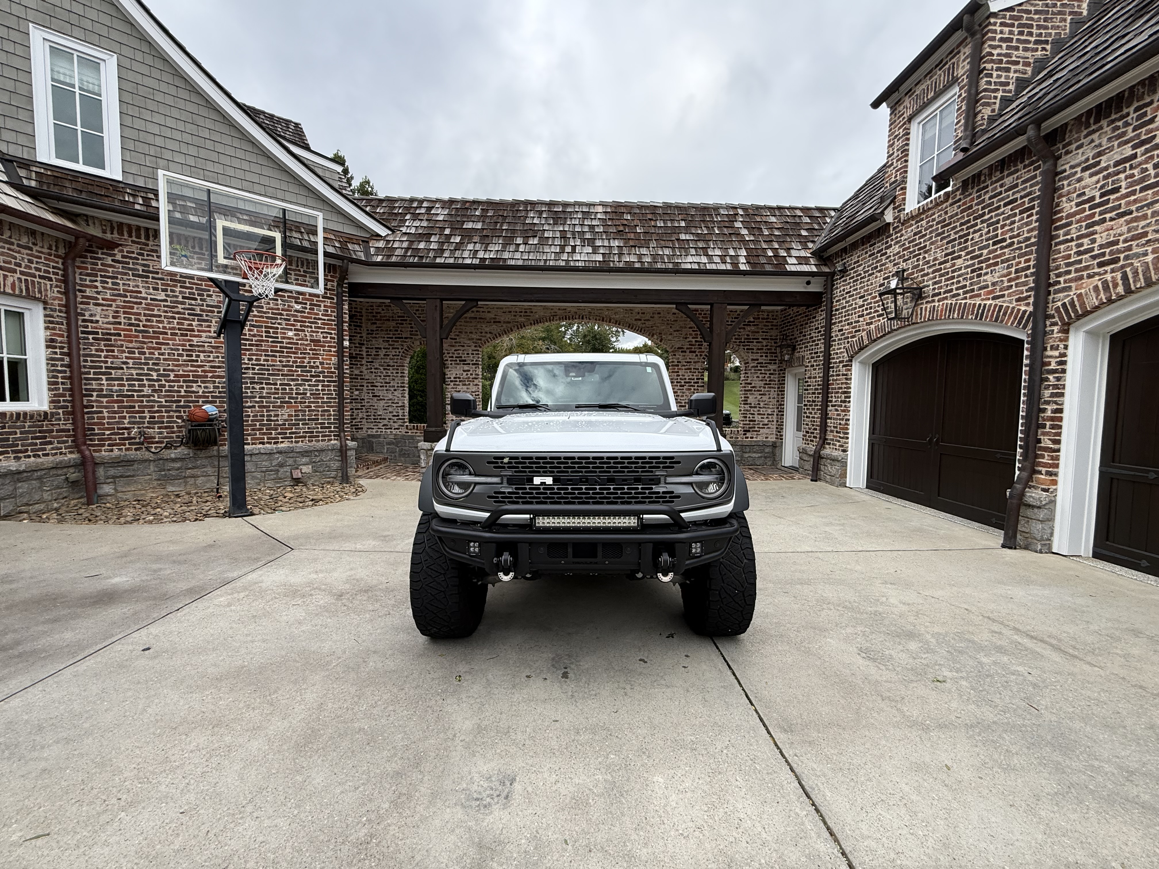 Used 2023 Ford Bronco Badlands w/ Sasquatch Package AWD/4WD image 1