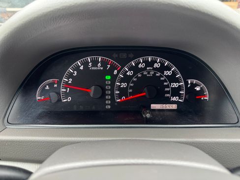 Used 2005 Toyota Camry LE image 2