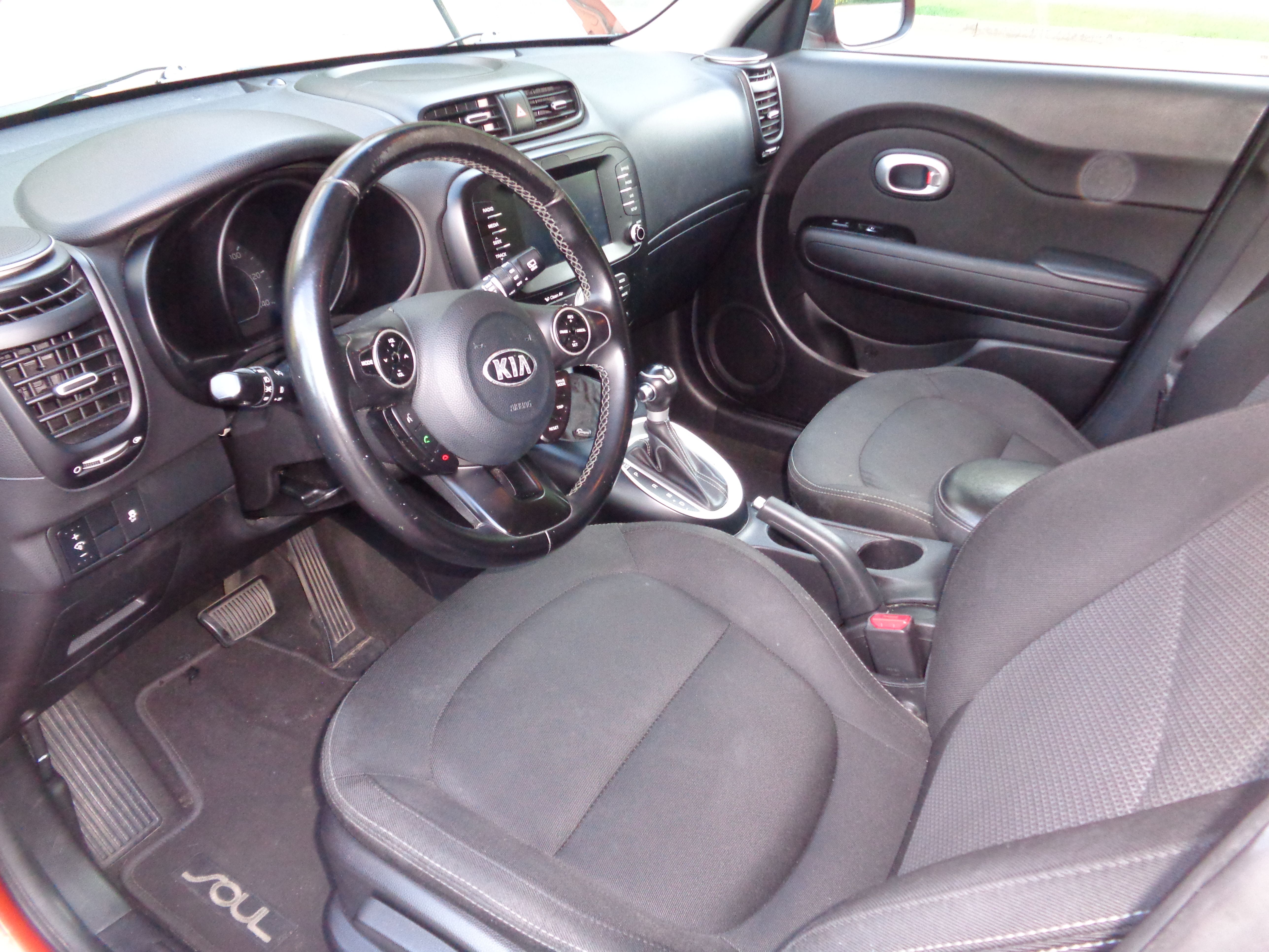 Used 2018 Kia Soul + FWD image 17