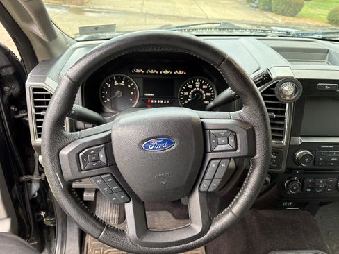 Used 2016 Ford F150 XLT w/ Equipment Group 302A Luxury image 11