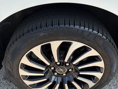 Used 2022 Lincoln Navigator L Black Label AWD/4WD image 13