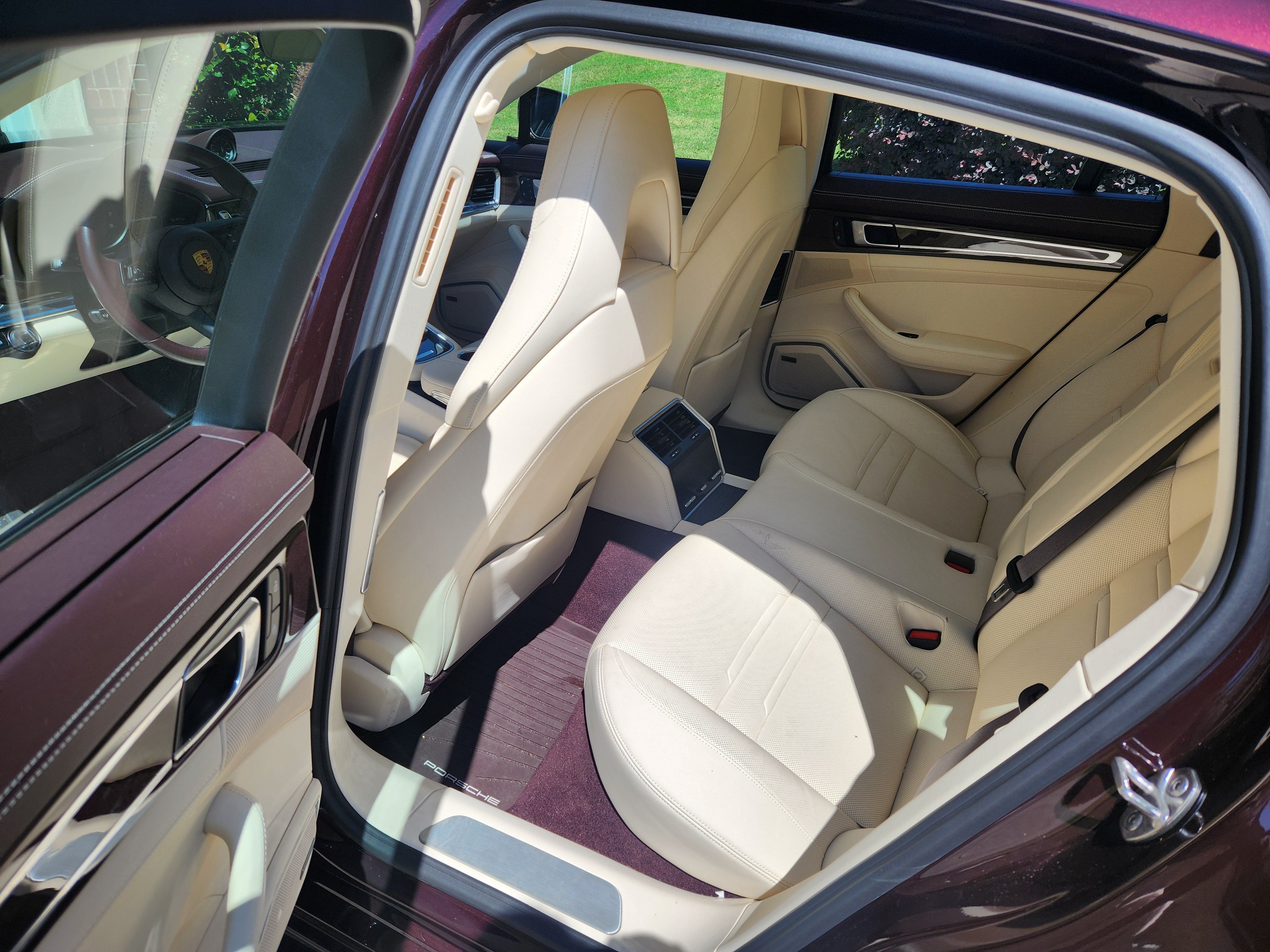 Used 2023 Porsche Panamera image 9