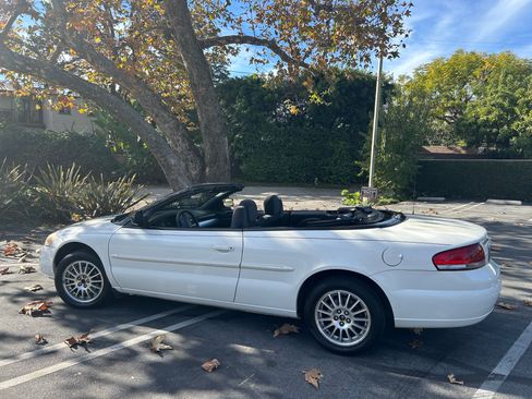 Used 2005 Chrysler Sebring Touring image 13