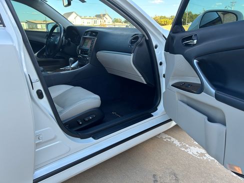 Used 2012 Lexus IS 250 w/ Premium Pkg Value Edition RWD image 11