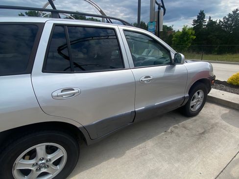 Used 2003 Hyundai Santa Fe LX FWD image 2