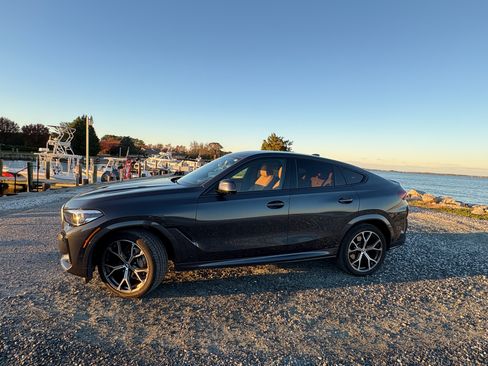 Used 2022 BMW X6 xDrive40i w/ M Sport Package image 5