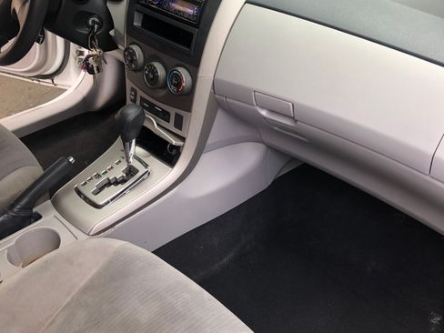 Used 2012 Toyota Corolla LE image 20