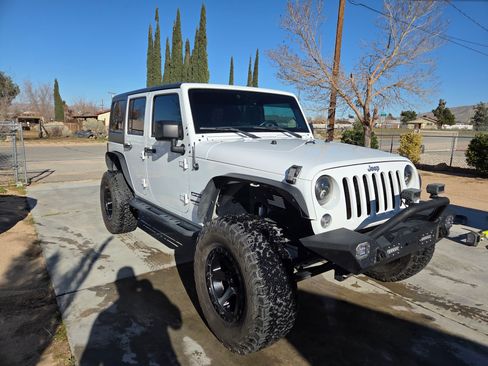 Used 2017 Jeep Wrangler Unlimited Sport w/ Quick Order Package 24S image 2