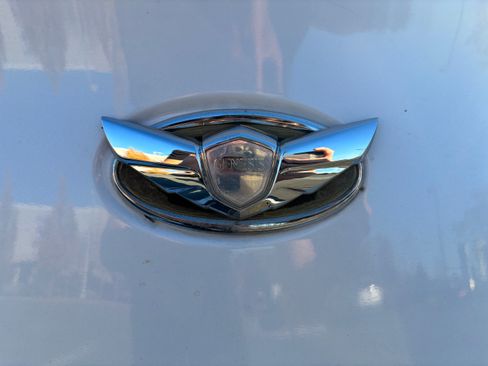 Used 2013 Hyundai Genesis 2.0T image 18