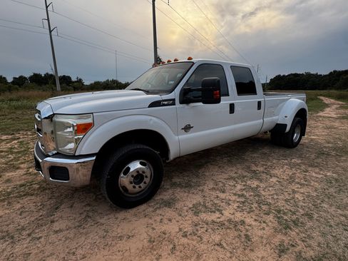 Used 2015 Ford F350 XL w/ Power Equipment Group image 2