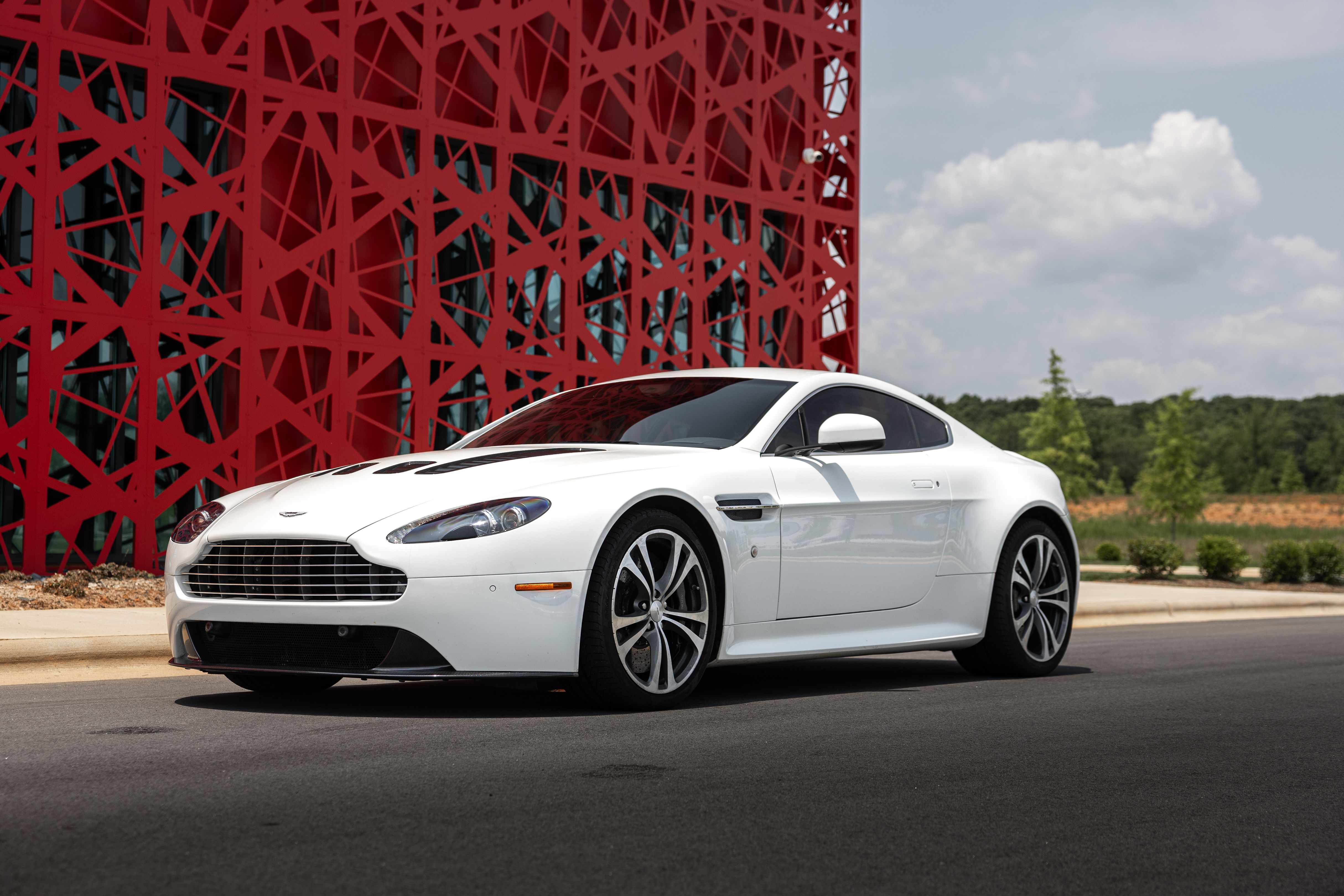 Used 2012 Aston Martin V12 Vantage Coupe RWD image 1