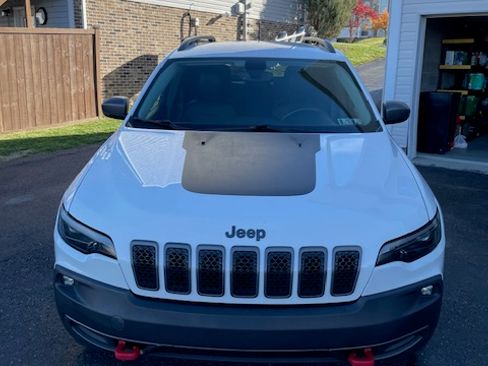 Used 2019 Jeep Cherokee Trailhawk image 11