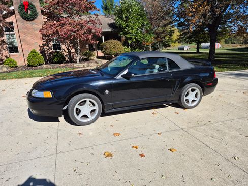Used 1999 Ford Mustang GT image 4