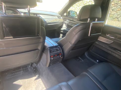 Used 2015 BMW 750Li RWD image 8