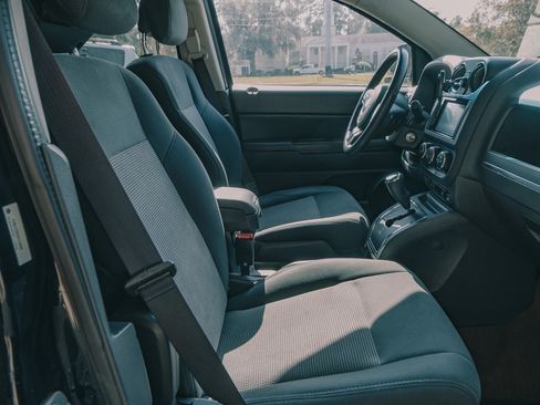 Used 2013 Jeep Compass Latitude image 22