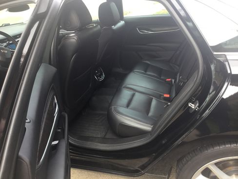 Used 2019 Cadillac XTS Premium Luxury image 2