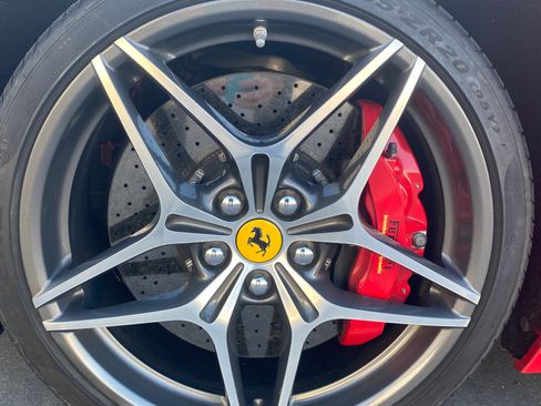 Used 2015 Ferrari California T image 26