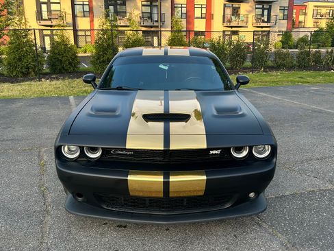 Used 2021 Dodge Challenger R/T Scat Pack RWD image 4
