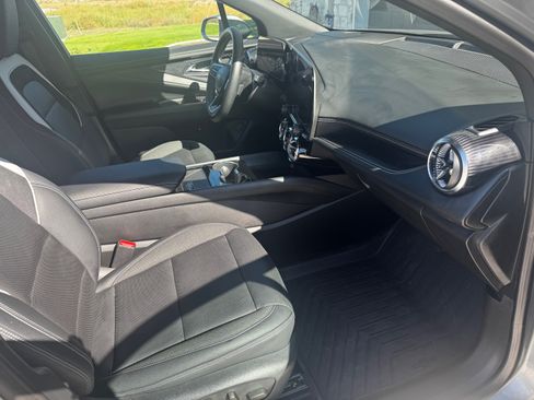 Used 2024 Chevrolet Blazer EV LT image 12