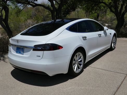 Used 2018 Tesla Model S 75D AWD/4WD image 8