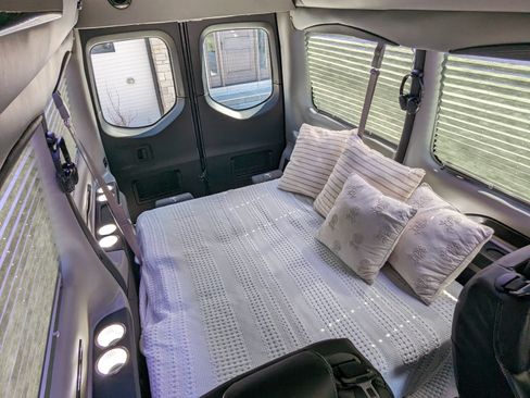 Used 2022 Mercedes-Benz Sprinter 2500 image 17