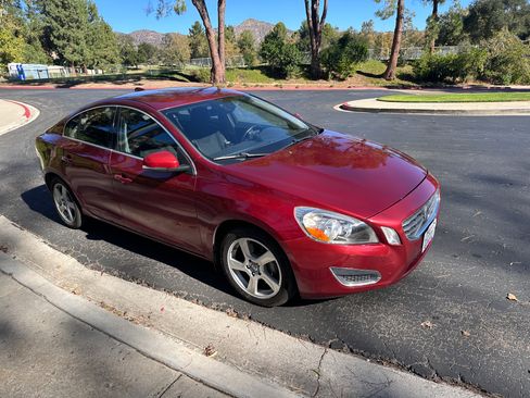 Used 2012 Volvo S60 T5 image 1