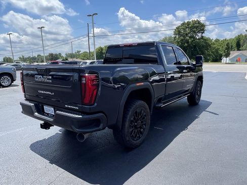 Used 2024 GMC Sierra 2500 Denali Ultimate image 8