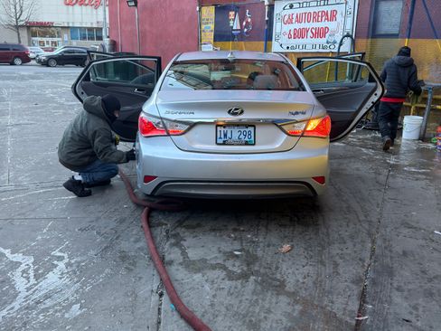 Used 2012 Hyundai Sonata Hybrid image 5