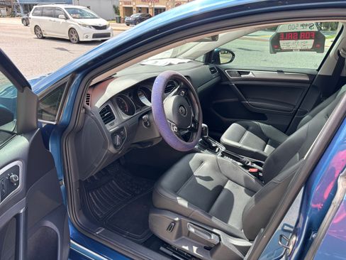 Used 2017 Volkswagen Golf Wolfsburg Edition image 8
