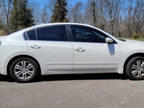 Used 2010 Nissan Altima 2.5 SL w/ SL Pkg image 9