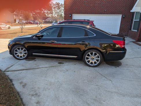 Used 2011 Hyundai Equus Signature image 2