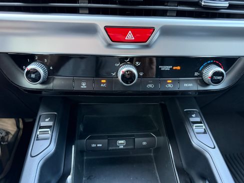 Used 2020 Kia Telluride S w/ S 8 Passenger Seating Package FWD image 17