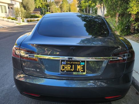 Used 2017 Tesla Model S 75 RWD image 9