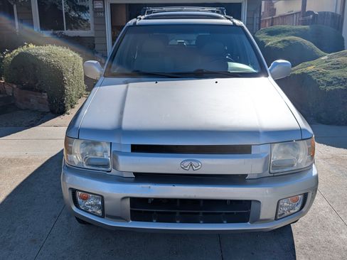 Used 2002 INFINITI QX4 4 Sport Utility 4D image 9