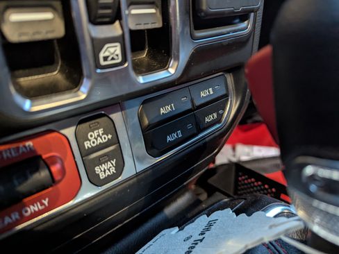 Used 2022 Jeep Gladiator Rubicon w/ Trailer Tow Package image 21