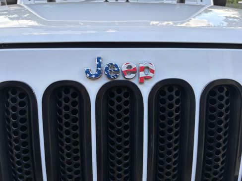 Used 2011 Jeep Wrangler Sport AWD/4WD image 9