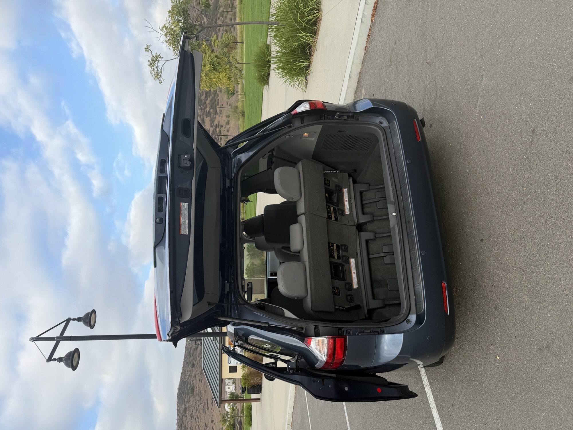 Used 2016 Toyota Sienna XLE FWD image 10