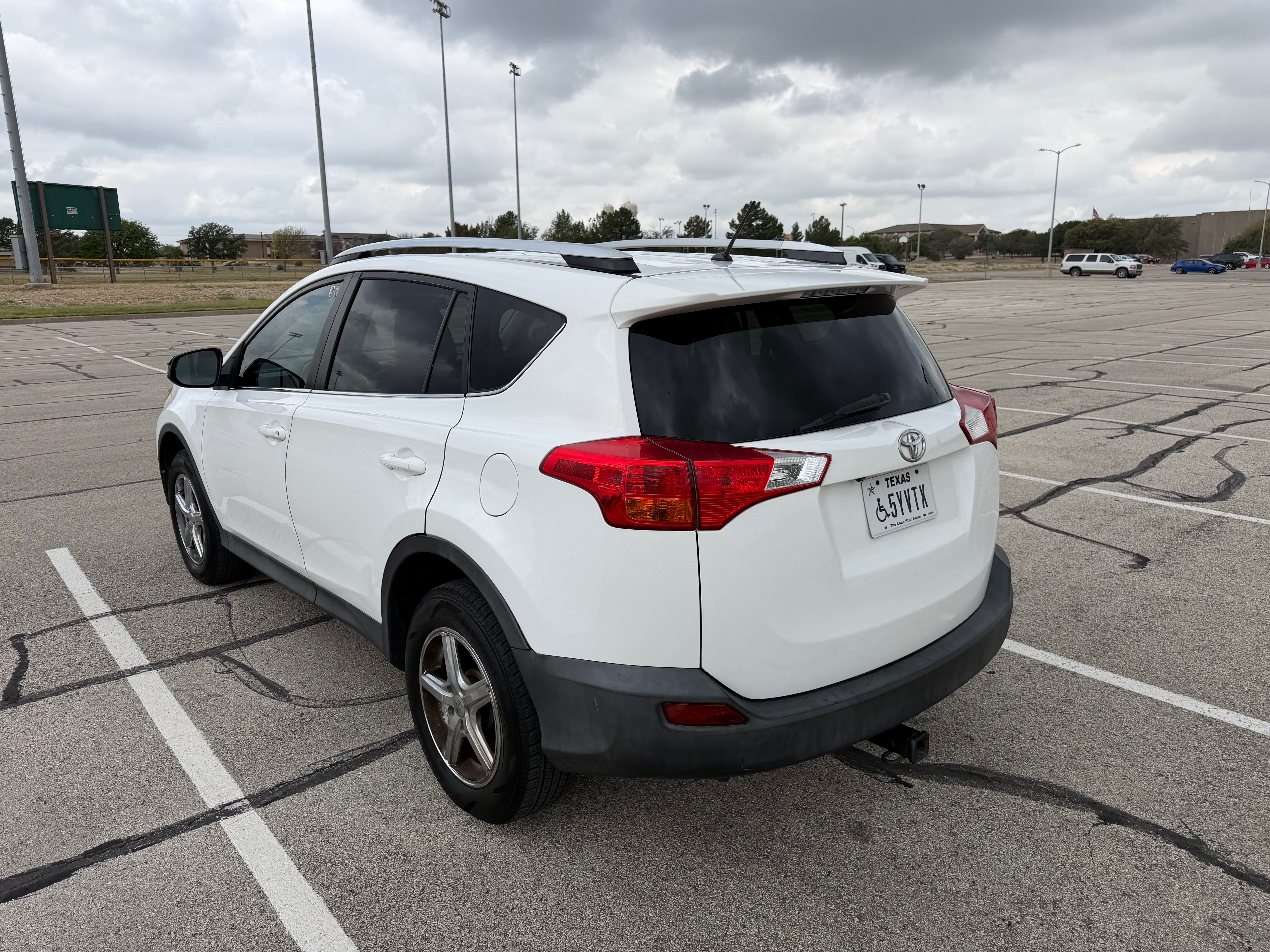 Used 2015 Toyota RAV4 LE FWD image 2