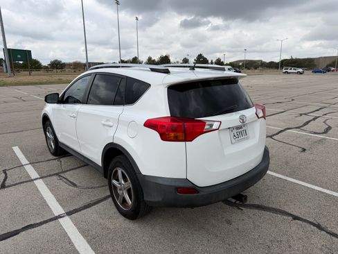 Used 2015 Toyota RAV4 LE FWD image 1