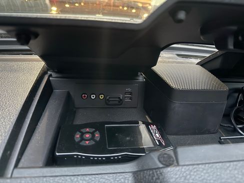 Used 2015 Ford F250 Platinum w/ FX4 Off-Road Package image 23