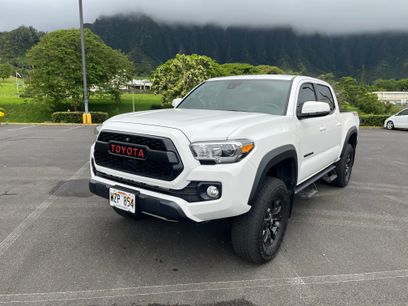 Used 2022 Toyota Tacoma TRD Off-Road w/ Black Out Package (TMS)