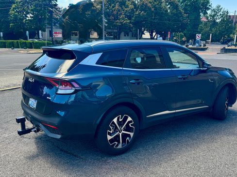 Used 2023 Kia Sportage EX image 2