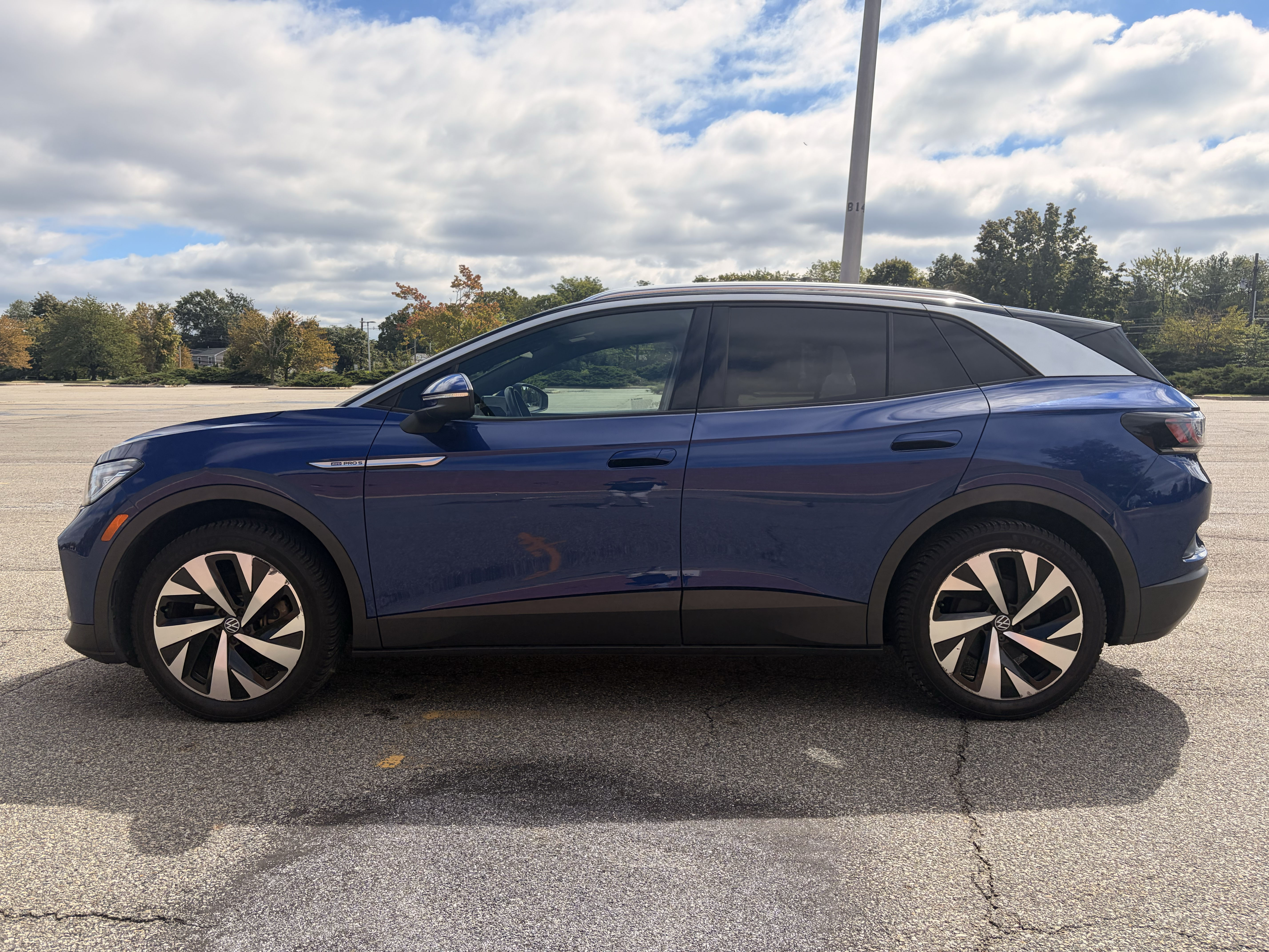 Used 2021 Volkswagen ID.4 Pro S AWD/4WD image 1
