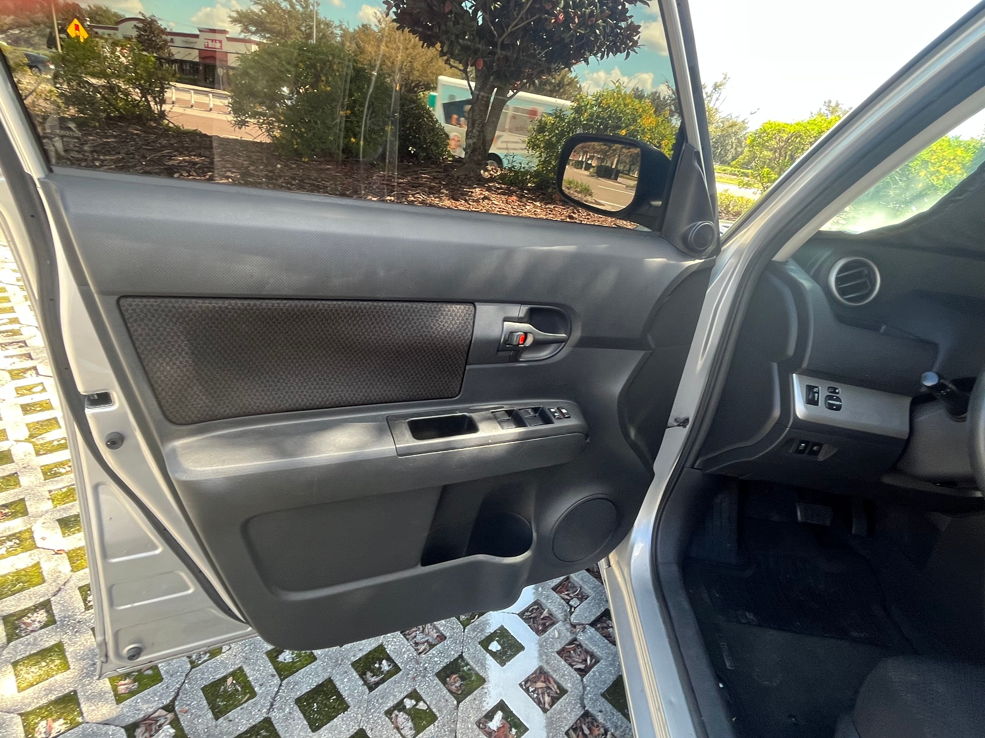 Used 2010 Scion xB FWD image 19